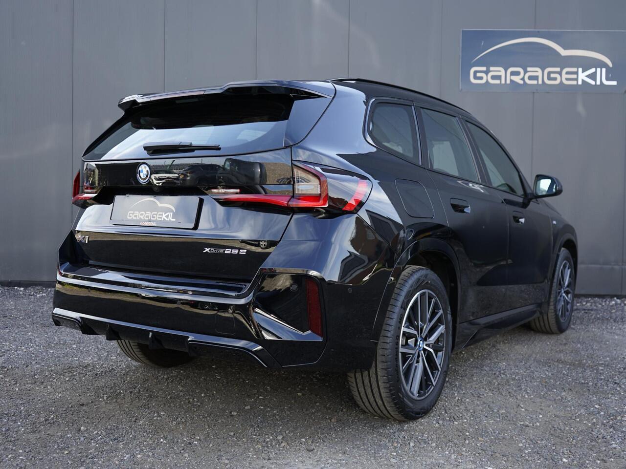 BMW X1 xDrive25e 1e eig. / Dealeronderh. / M-Sport / Driving Assistant Plus / Adaptief Onderstel / Camera / Active Guard / Keyless Entry