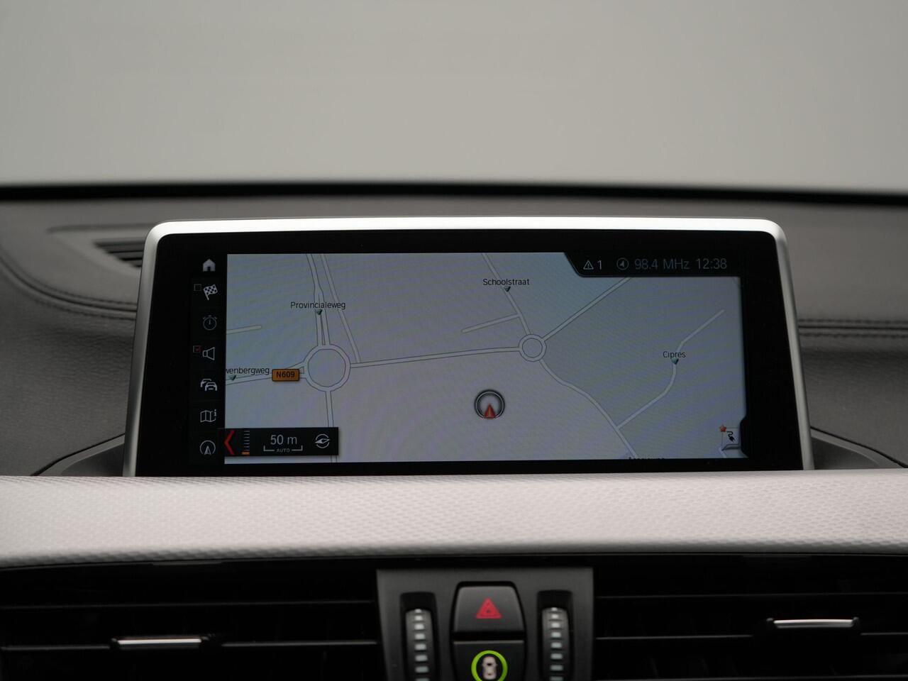 BMW X1 xDrive25e M Sport Plug in Hybrid 221pk Dealer O.H | PHEV | Panodak | Carplay | LED | DAB | Sportstoelen Verwarmd | Navi Prof |