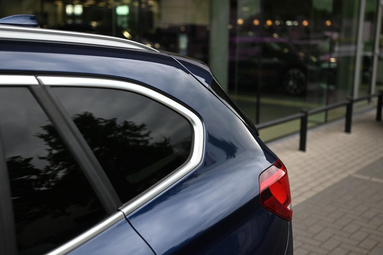 BMW X1 sDrive20i High Executive xLine Automaat / LED / Head-Up / Park Assistant / Stoelverwarming / Cruise Control / Navigatie Plus