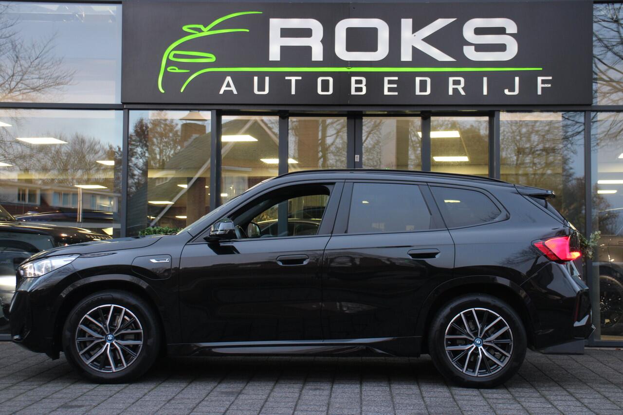 BMW X1 xDrive30e M Sportpakket Shadowline Navi/Camera/Keyless/Memory/Sfeerverlichting/Panoramadak/Led/Leder/19Inch