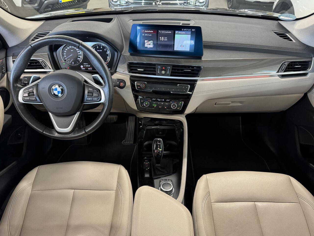 BMW X1 sDrive20i High Executive Edition Trekhaak | Pano | Navigatie | LED | Airco-Ecc | LM-Velgen |Stoelverwarming | Camera | ( Vestiging - Nieuwegein )