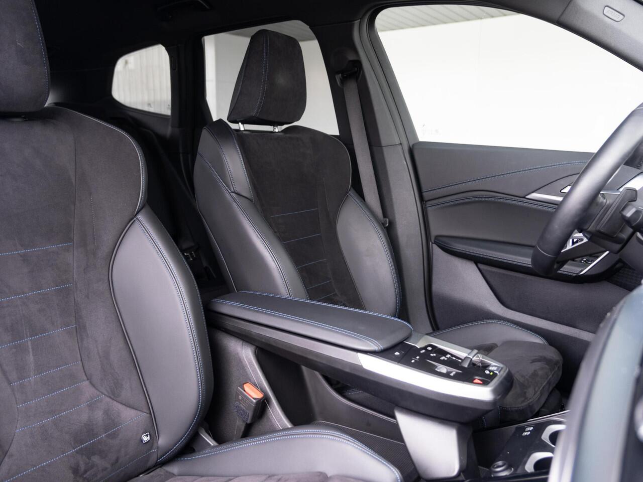 BMW X1 sDrive20i | M Sportpakket | Achteruitrijcamera | Parking Assistant | 18'' | Trekhaak