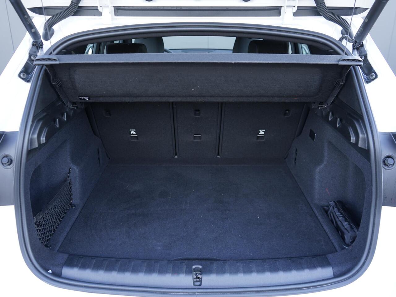 BMW X1 xDrive25e Dealeronderh. / 1ste eig. / M-Sport / Driving Assistent Plus / Active Guard / Stoelverwarming / Adaptief Onderstel