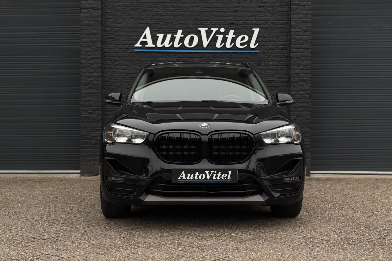 BMW X1 xDrive25e | Head-up | Camera | PDC V&A | Sportstoelen | Sportstuur | LED | DAB | 15x op voorraad !