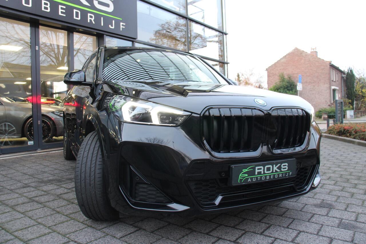 BMW X1 xDrive30e M Sportpakket Shadowline Navi/Camera/Keyless/Memory/Sfeerverlichting/Panoramadak/Led/Leder/19Inch
