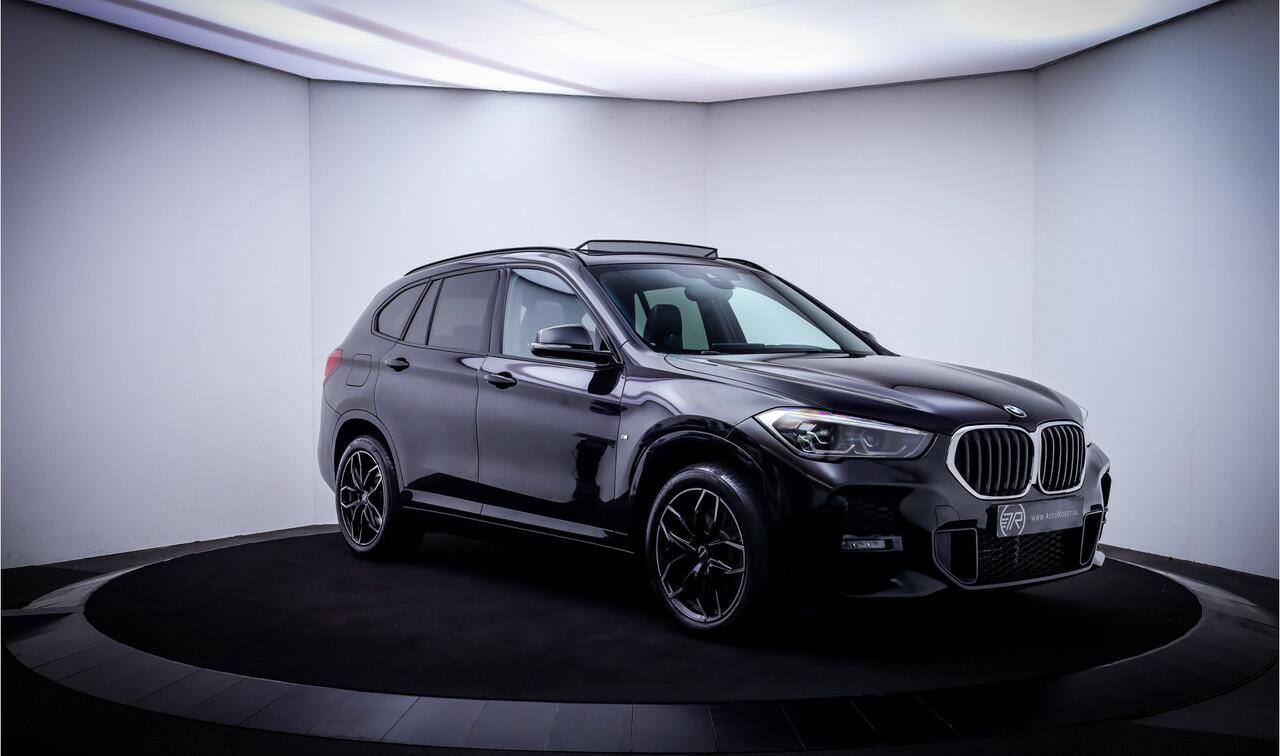 BMW X1 20iA Xdr.M-SPORT High Executive PANO | HEAD UP | LEDER | FULL LED | STOELVERW | DAB | NAVI | CRUISE | LMV