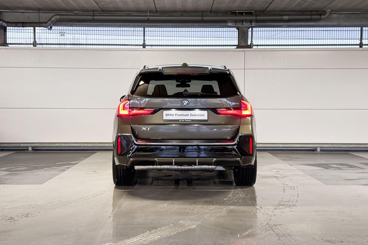 BMW X1 xDrive25e | M Sportpakket Pro | Innovation Pack | Travel Pack | Trekhaak