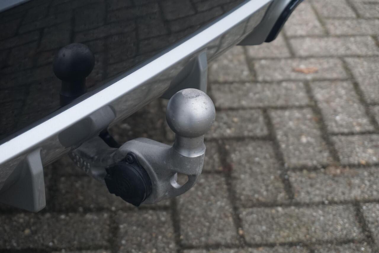 BMW X1 sDrive20i M Sportpakket Pro 19'' / Panoramadak / Head-Up Display / Harman Kardon / Driving Assistant Plus | Ekris Selection