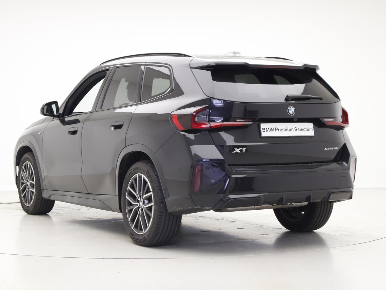 BMW X1 sDrive18i M-Sport | Panorama | Camera | Voorbereiding Driving Assistant Plus |