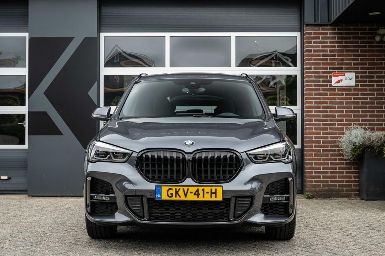 BMW X1 25e xDrive M Sport | Stoelverwarming | Trekhaak | Camera | Hifi-audio | Head-Up | Keyless | Stuurwielverwarming | 19' inch |