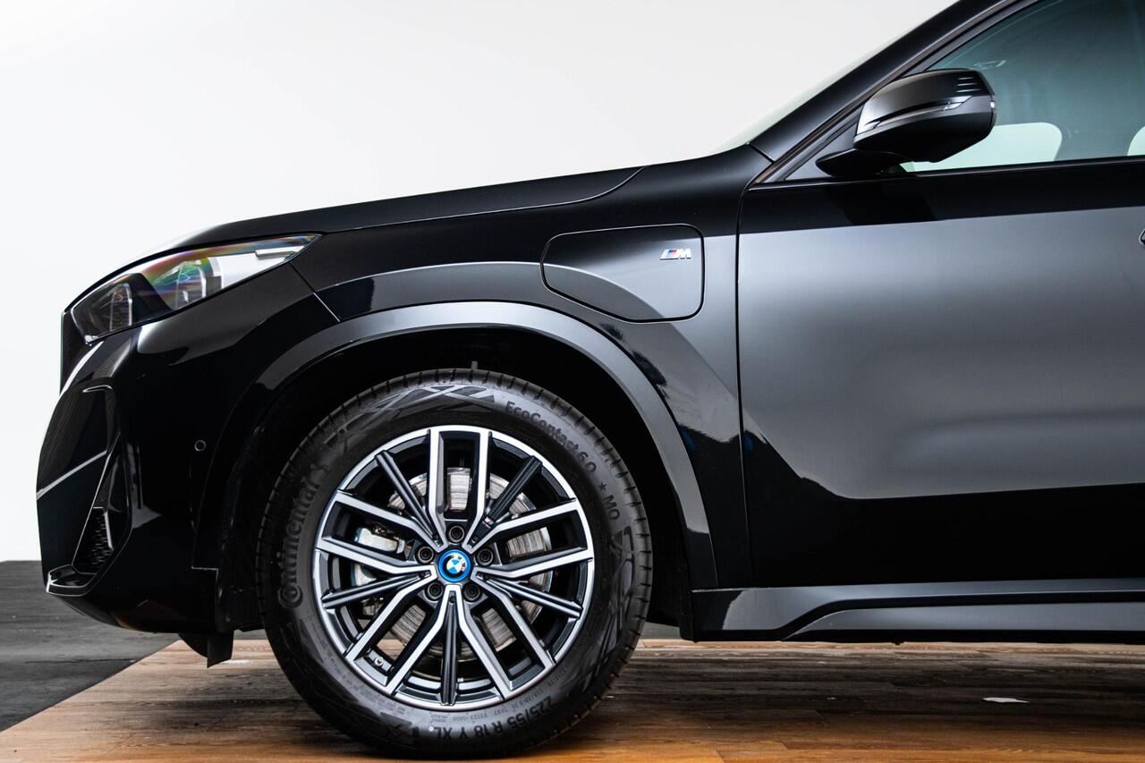 BMW X1 xDrive25e M Sport - Sportstoelen - Elektrisch verwarmde voorstoelen - Grootlichtassistent - Comfort Access - Driving Assistant Plus - Automatisch dimmende binnenspiegel - Adaptief M Onderstel -