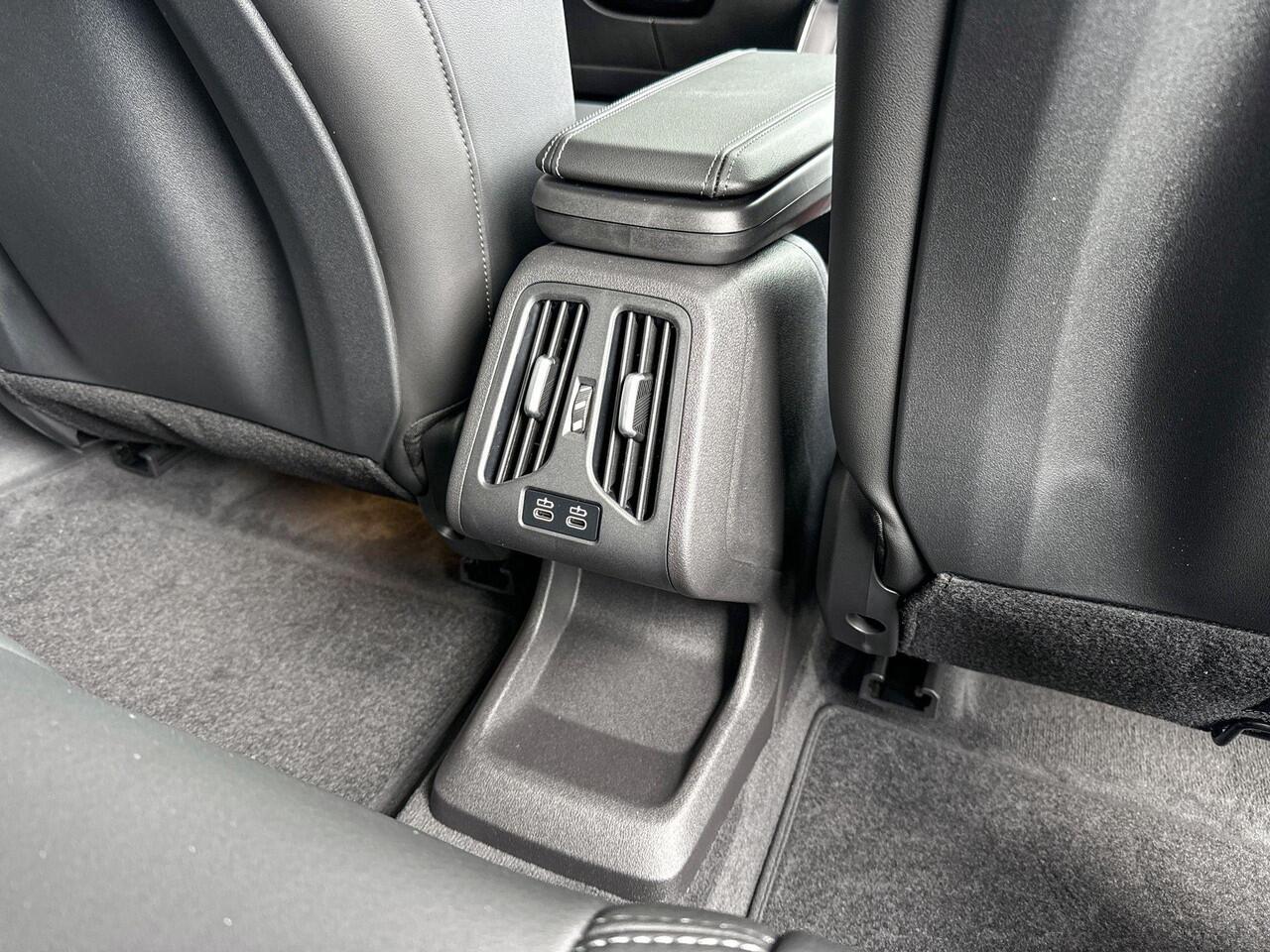 BMW X1 xDrive25e M Sportpakket Pro / Innovation Pack / Comfort Pack / Travel Pack / Panoramadak / Trekhaak