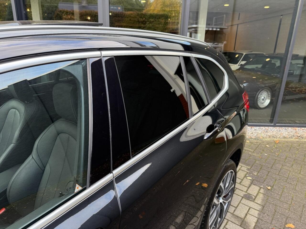 BMW X1 sDrive20i 192pk High Exe,Pano,LED,Sportleer,HUD,NaviPro,Stoelverw,Clima,Cruise,Camera