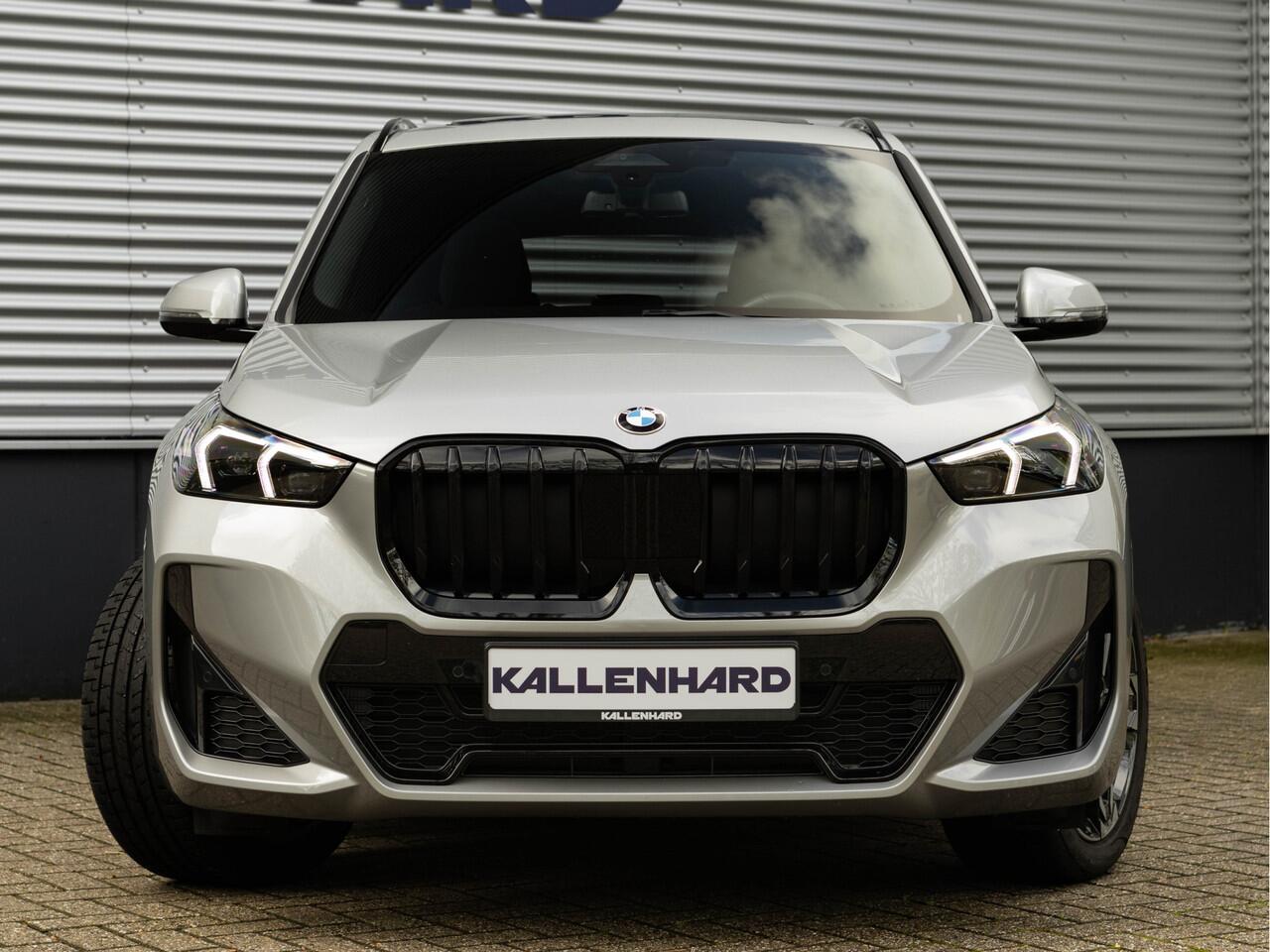 BMW X1 sDrive18i M-Sport Pro - Pano - Trekhaak - Driving Ass Plus - Harman Kardon