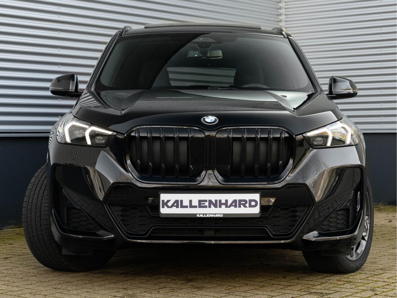 BMW X1 sDrive18i M-Sport Pro - Pano - Driving Ass Plus - Trekhaak - Harman Kardon