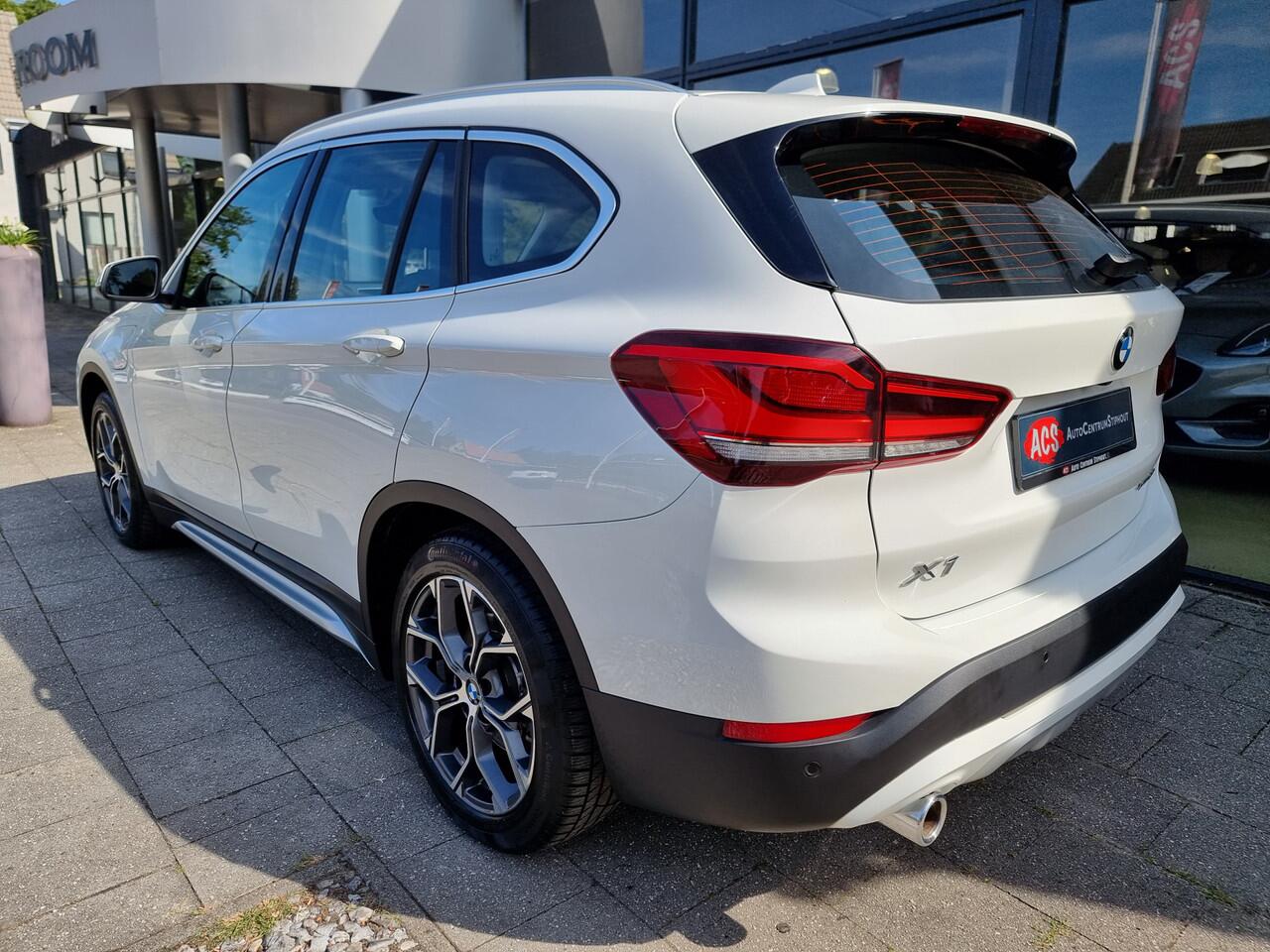 BMW X1 xDrive25e X Line | Panorama | Leder | Widescreen | Zeer nette staat! | Incl. BTW