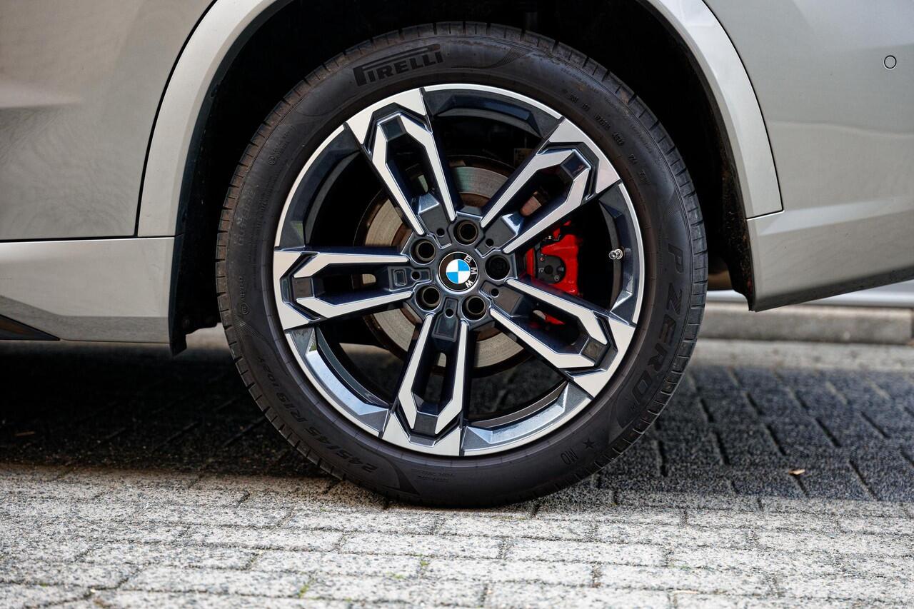 BMW X1 sDrive20i M-Sport, Panoramadak, 19" LM velgen, enz