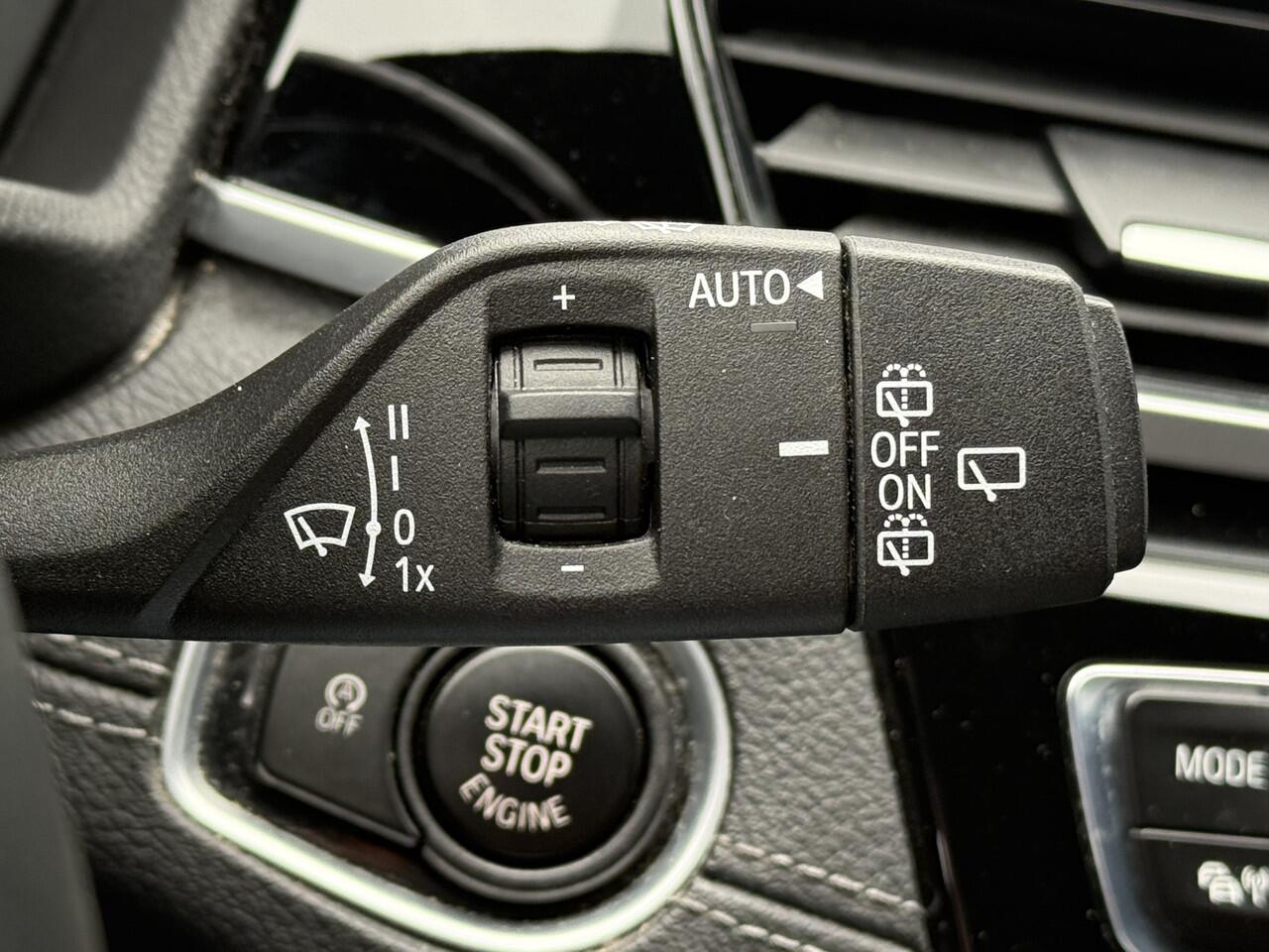 BMW X1 BWJ 2020 sDrive20i 192 PK VDL Nedcar Edition AUTOMAAT / STOELVER. | FULL LED | LEER | CAMERA | ELEKTR. ACHTERKLEP | NAVI | CLIMA | CRUISE | LMV | PDC