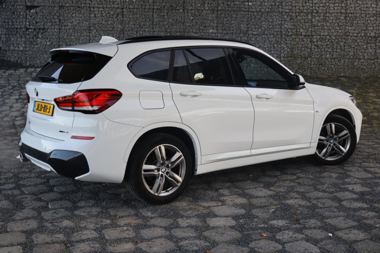 BMW X1 sDrive18i M Sport | Schuifdak | Camera | Stoelverwarming
