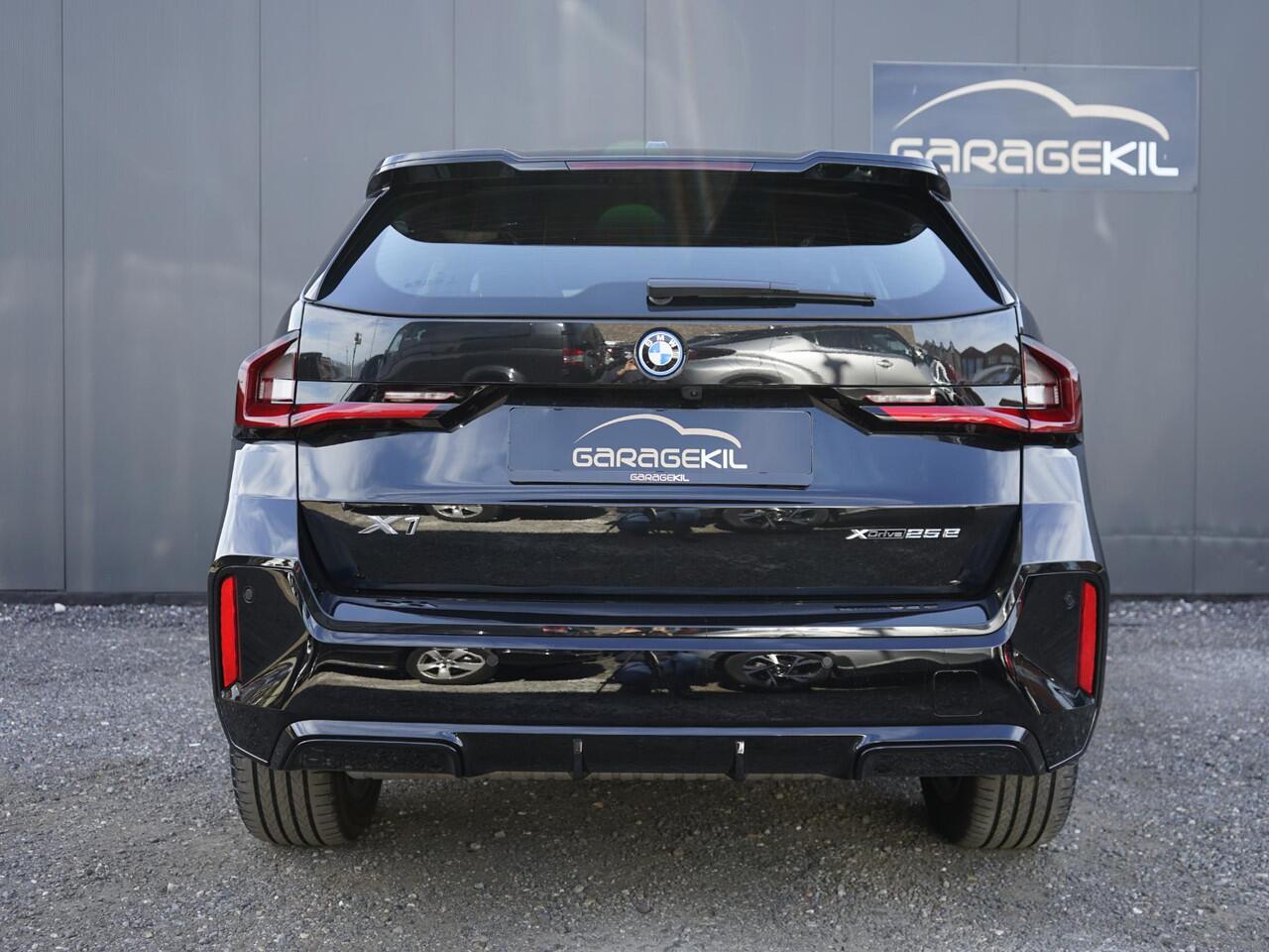 BMW X1 xDrive25e 1e eig. / Dealeronderh. / M-Sport / Driving Assistant Plus / Adaptief Onderstel / Camera / Active Guard / Keyless Entry