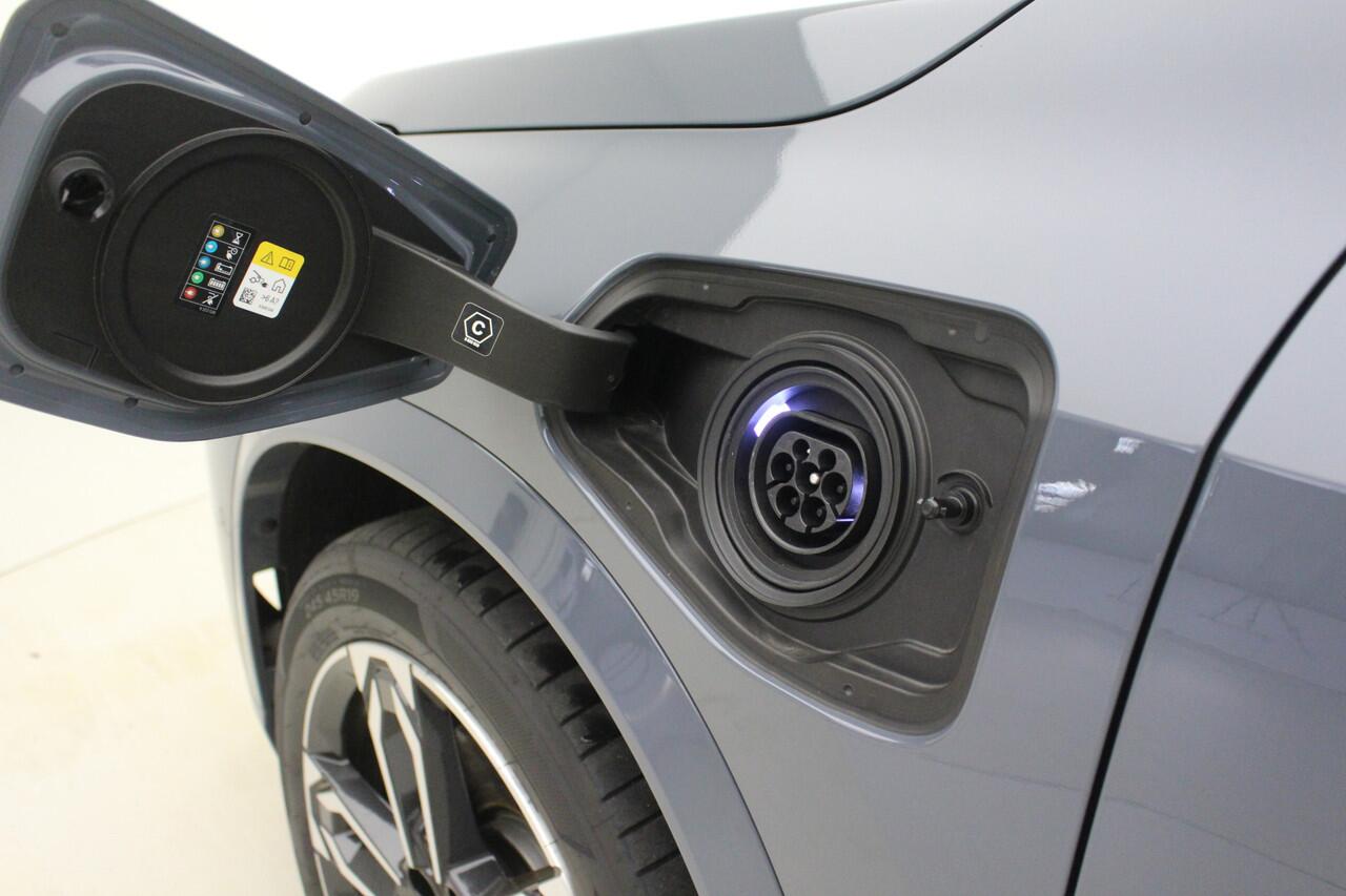 BMW X1 xDrive30e M-Sport | Trekhaak | Harman Kardon | CoPilot | Head-Up Display | Actief stoelen |