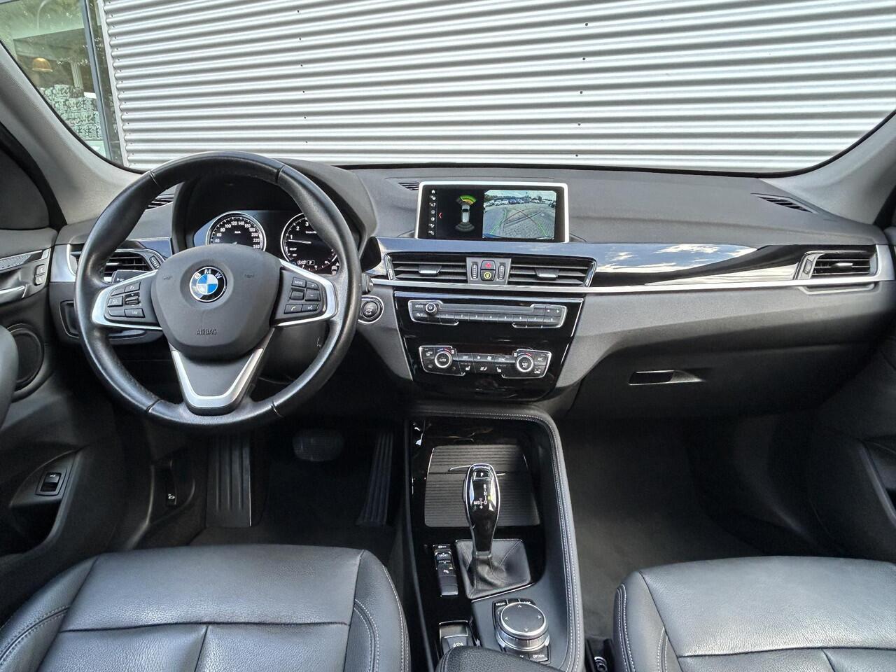 BMW X1 sDrive20i Orange Edition III | Trekhaak | Camera |