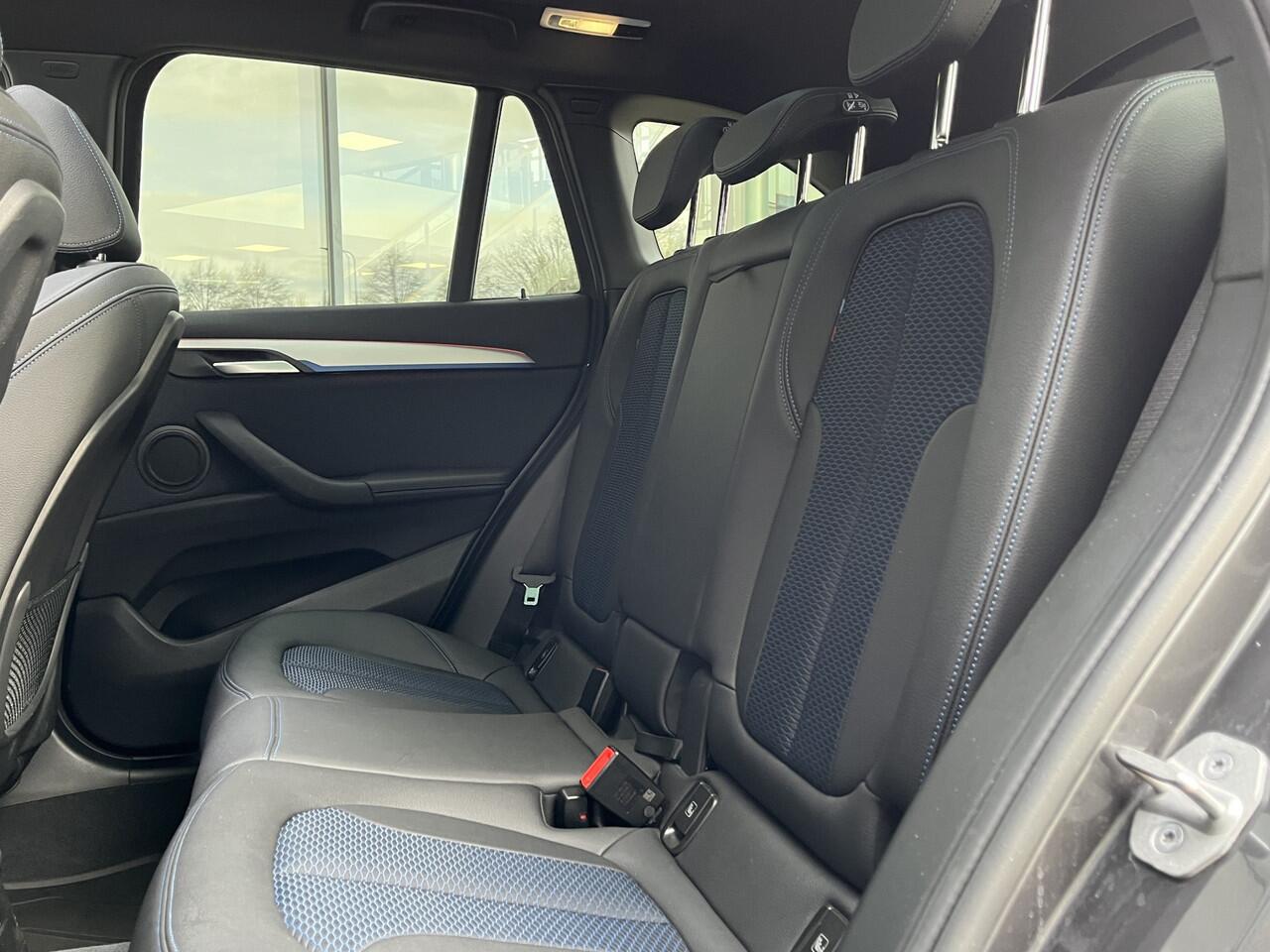 BMW X1 xDrive20i High Executive M-SPORT NAVI,PANO,HUD,FULL LED