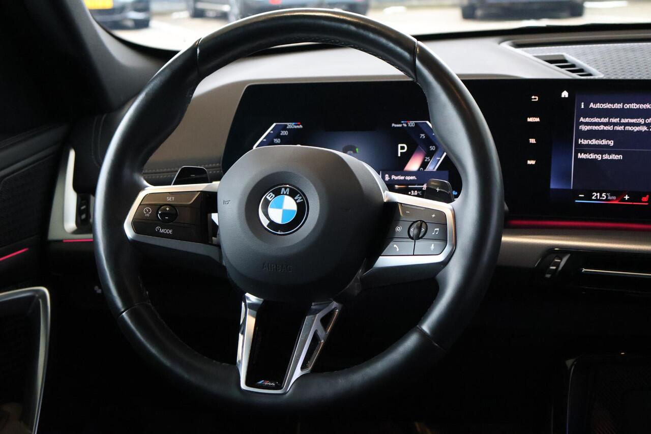 BMW X1 sDrive18i | M Sportpakket | Panorama Dak | Voorstoelen Verwarmd