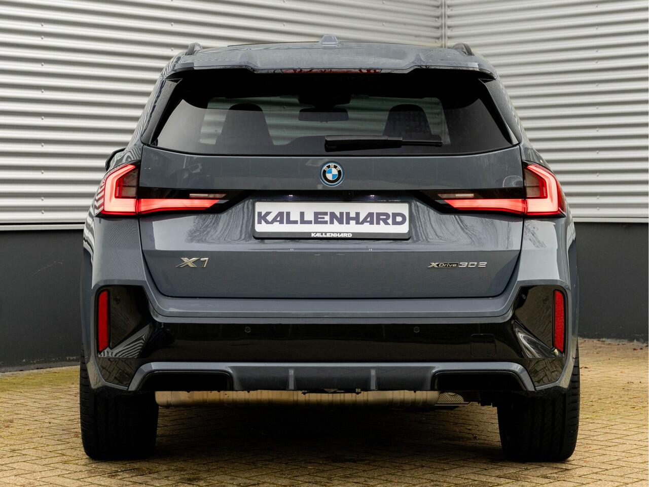 BMW X1 xDrive30e M-Sport Pro - Pano - Trekhaak - Driving Ass Prof - Harman Kardon