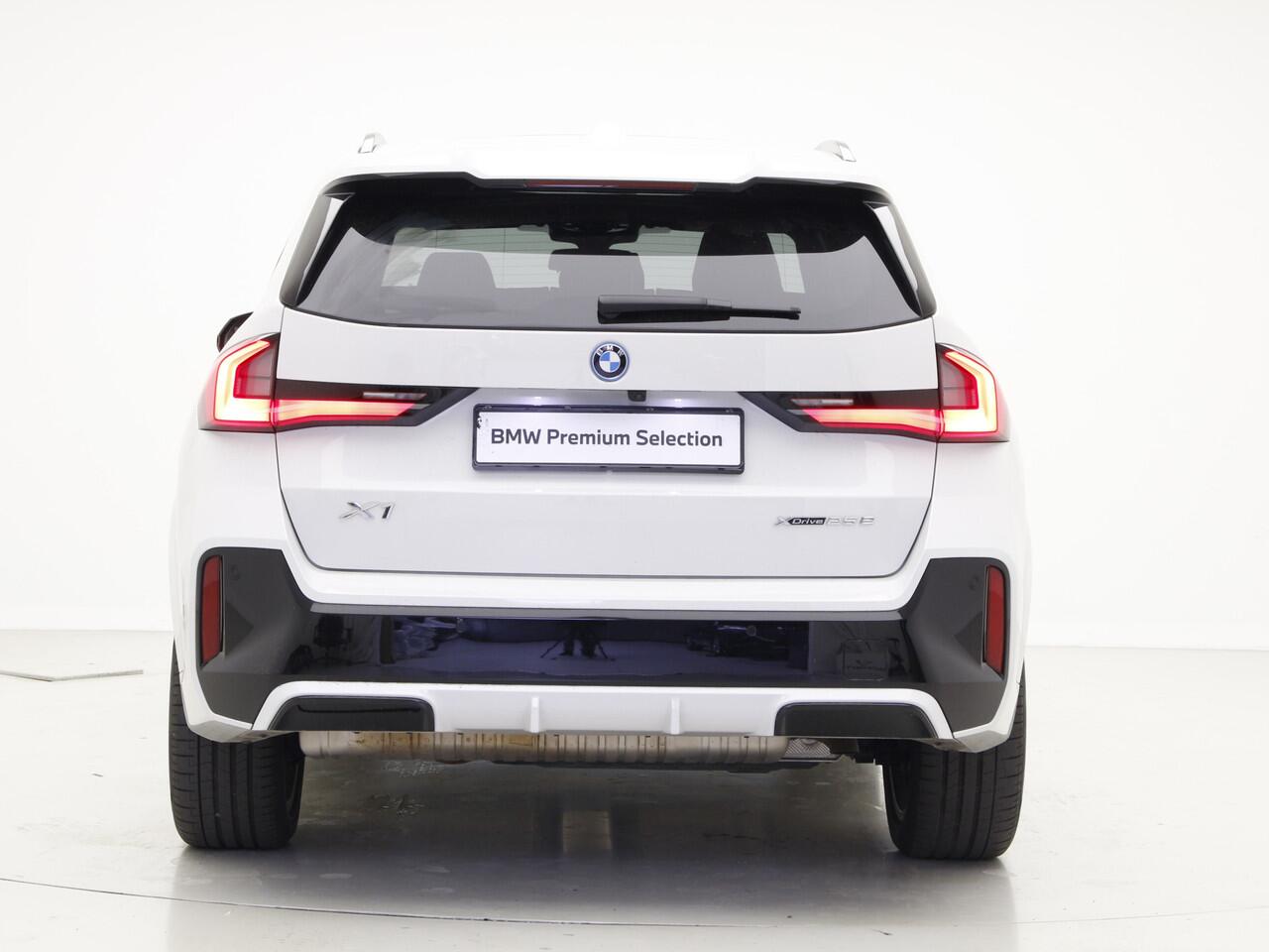 BMW X1 xDrive25e M-Sport Pro | Panorama | 19" | Massage | Harman Kardon |Voorbereiding Driving Assistant Plus