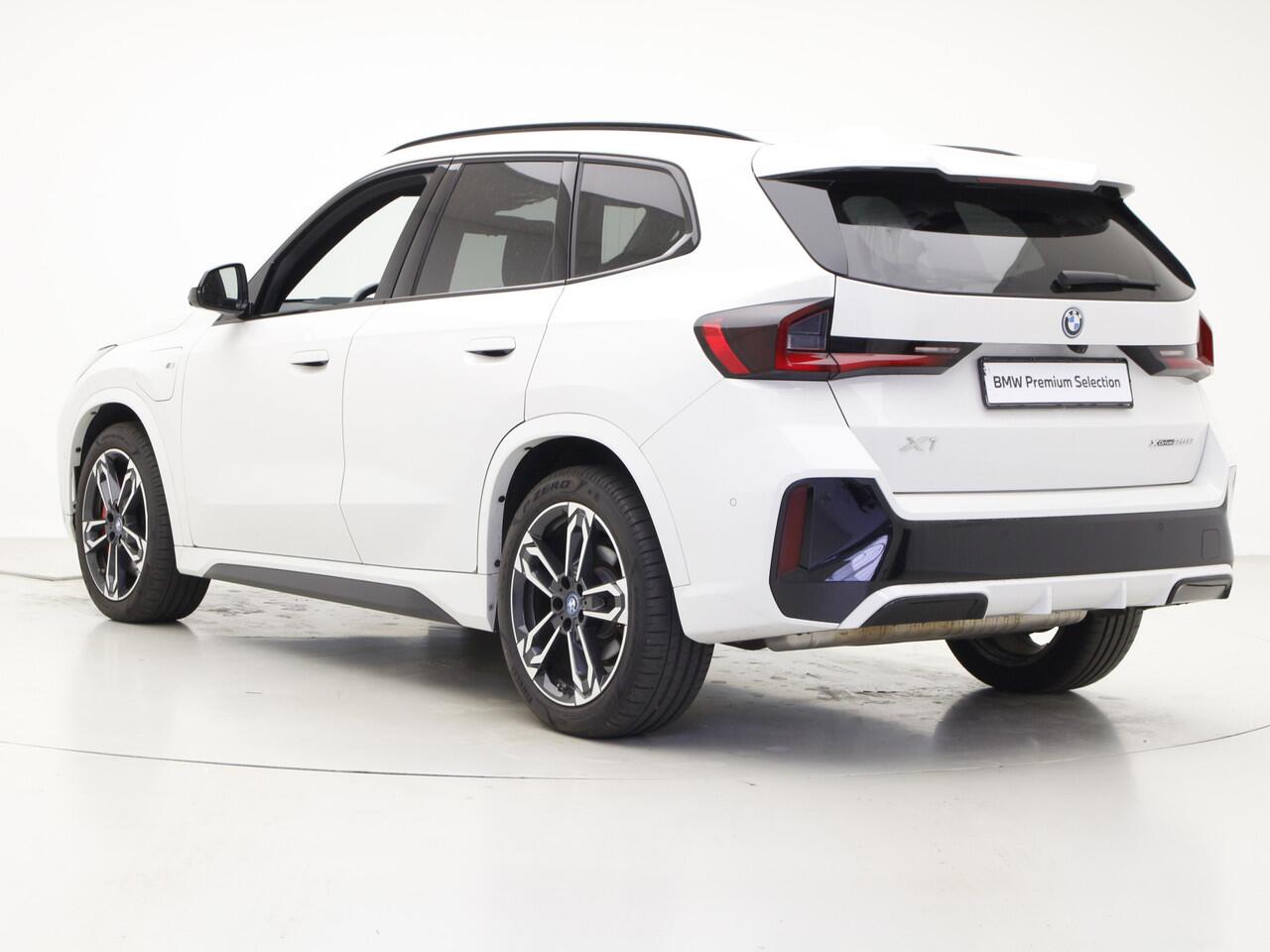 BMW X1 xDrive25e M-Sport Pro | Panorama | 19" | Massage | Harman Kardon |Voorbereiding Driving Assistant Plus