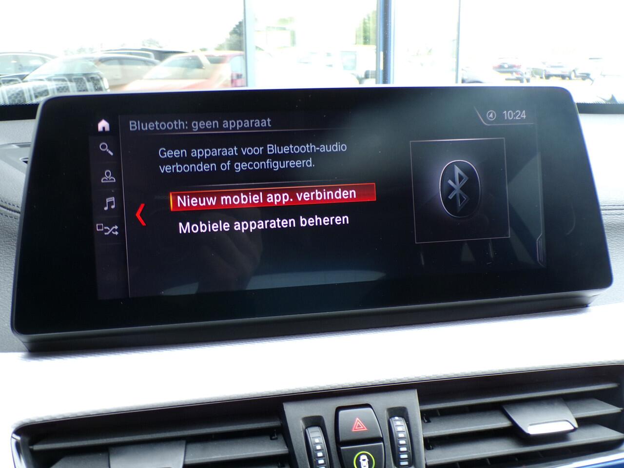 BMW X1 sDrive20i M-Sport, Apple Carplay / Trekhaak / Full LED / HiFi audio / Head up Display / Parkeersensoren