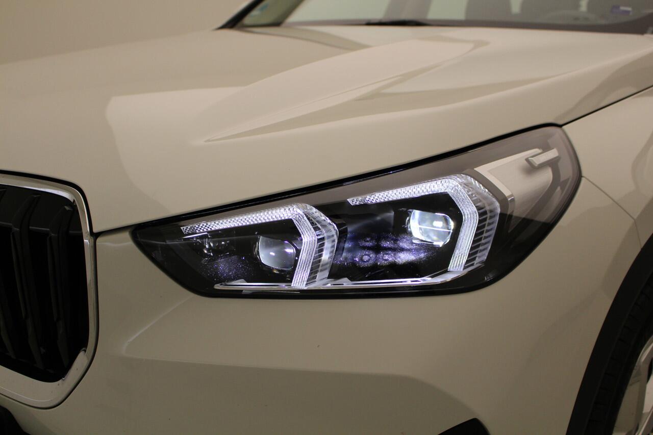 BMW X1 xDrive25e | Head-Up | Stoelverwarming | Voorbereiding Driving Assistant Plus