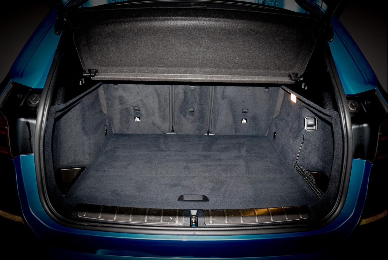 BMW X1 20iA M-SPORT Edition PANO | HEAD UP | CAMERA | ALCANTARA | STOELVERW | NAVI | DAB | ELEK KLEP | LMV 18''