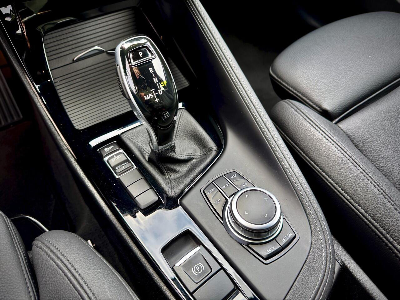 BMW X1 sDrive18i High Executive NAVI ECC CRUISE LEDER