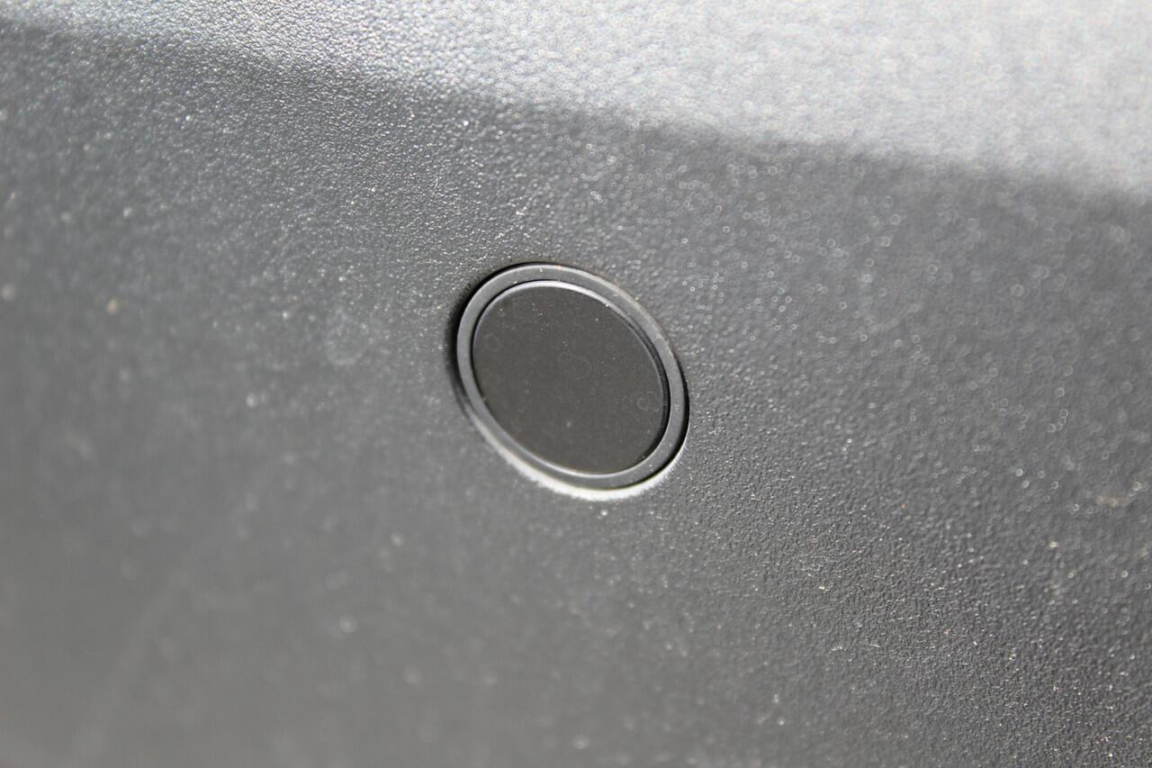 BMW X1 xDrive25e Executive | Incl. 12 maanden garantie | Cruise control | Voorstoelen verwarmd | Climate control | Parkeersensoren voor/achter | DAB | Lichtmetalen velgen | Airco | Bluetooth | Navigatie | Achteruitrijcamera