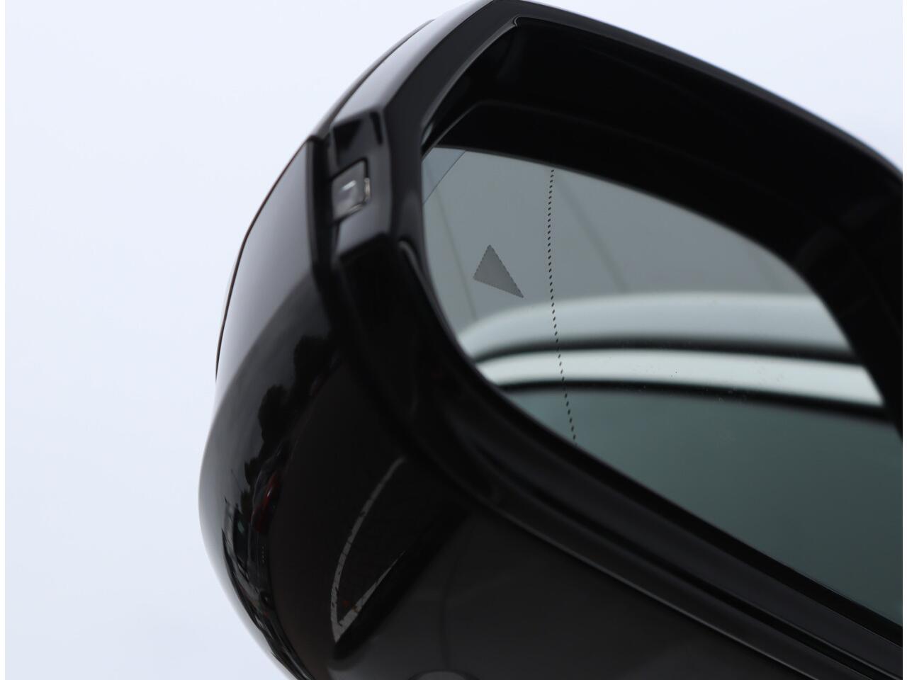 BMW X1 sDrive18i | Leder | Trekhaak | Parkeercamera | Keyless | Org. NL