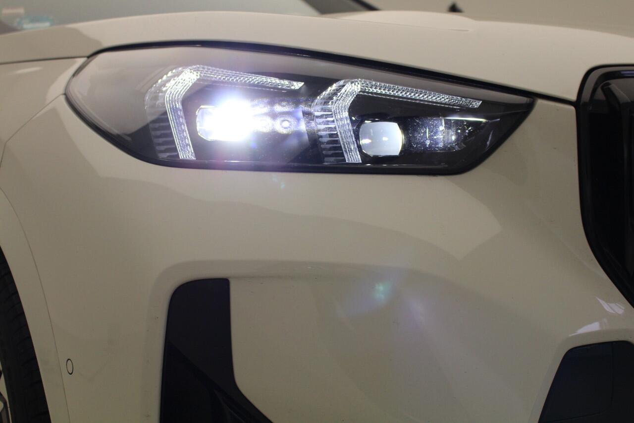 BMW X1 xDrive25e M-Sport Pro | Panorama | 19" | Massage | Harman Kardon |Voorbereiding Driving Assistant Plus