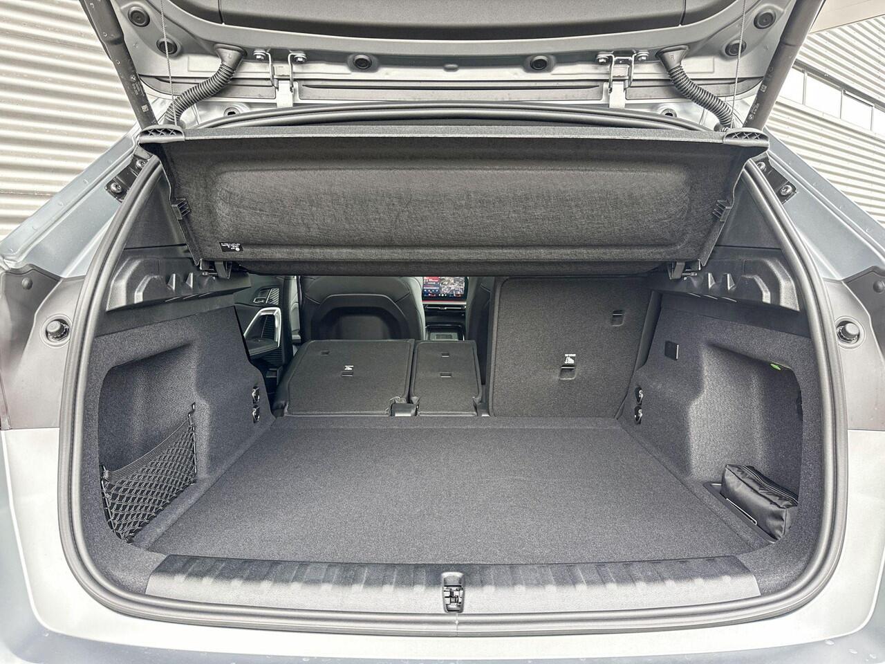 BMW X1 xDrive25e M Sportpakket Pro / Innovation Pack / Comfort Pack / Travel Pack / Panoramadak / Trekhaak