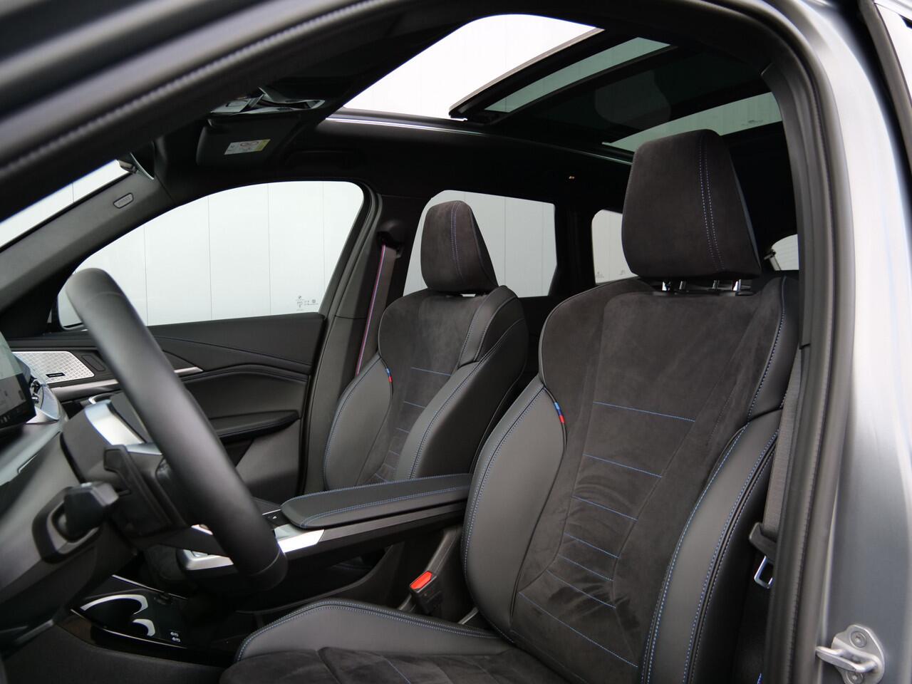 BMW X1 xDrive25e M Sport pakket Pro 245 Pk Automaat Schuifdak / Winterpakket / Harman Kardon