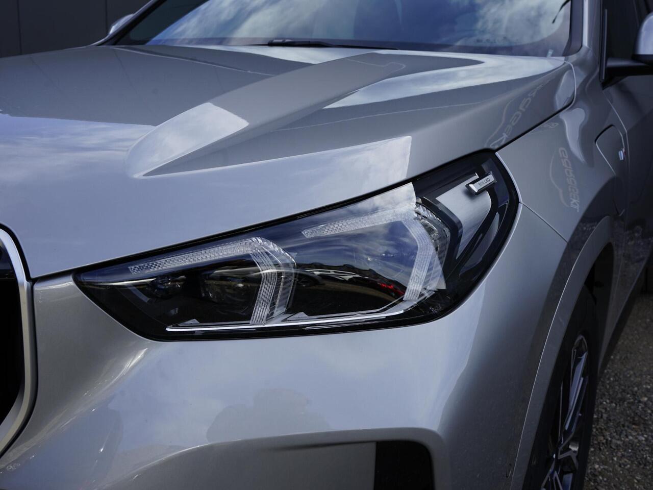 BMW X1 xDrive25e Dealeronderh. / 1ste eig. / M-Sport / Driving Assistent Plus / Active Guard / Stoelverwarming / Adaptief Onderstel