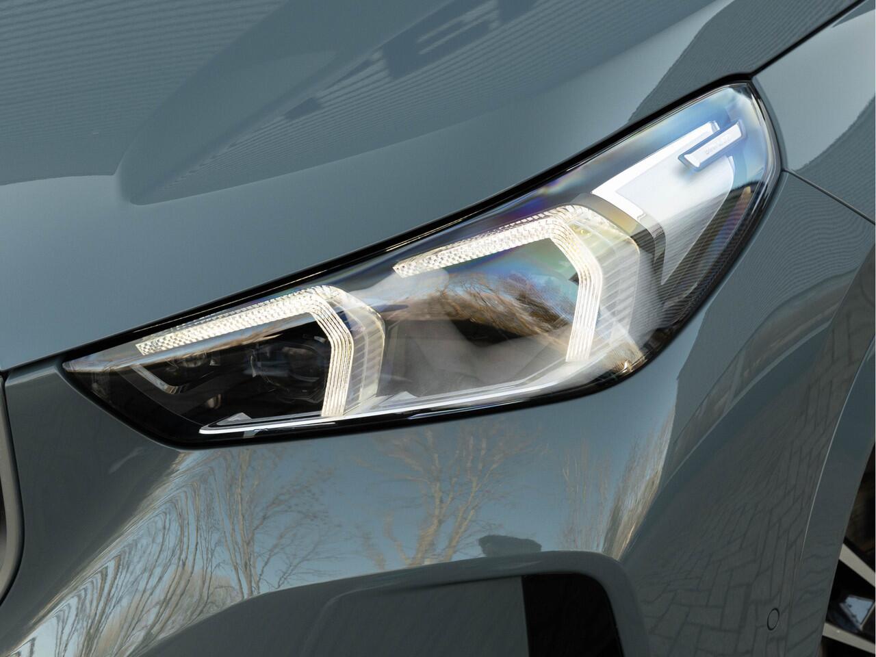 BMW X1 sDrive18i M-Sport - Pano - Trekhaak - ACC - Memoryzetel - Harman Kardon