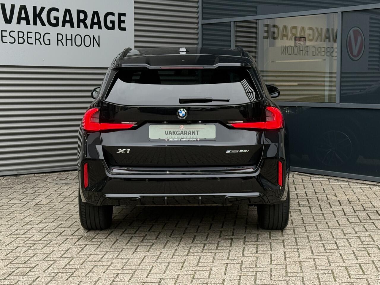 BMW X1 sDrive20i M-SPORT NAVI/CAM,MEM.STOEL,DODEHOEK