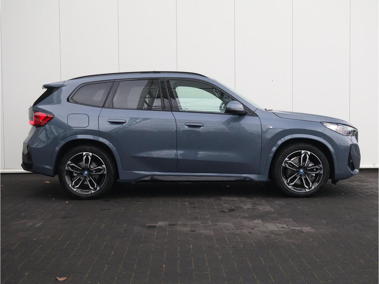 BMW X1 xDrive25e M Sportpakket Pano - Elektrische Trekhaak - Stoelverwarming - Harman/Kardon