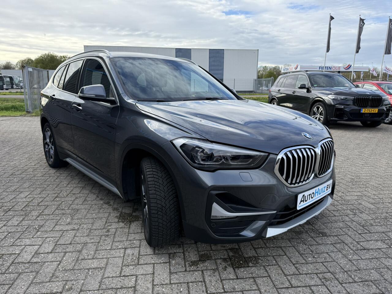 BMW X1 xDrive25e Executive xLine Trekhaak ACC Head-Up Display Elek. Stoelverstelling Navi Plus Carplay Achteruitrijcamera BMW Premium Selection garantie
