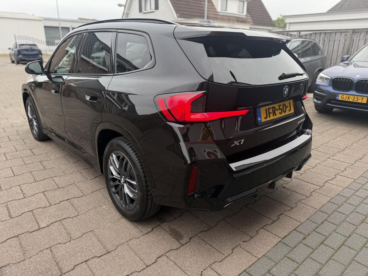 BMW X1 sDrive20i M-Sport Pano/Massagestoel/HarmanKardon