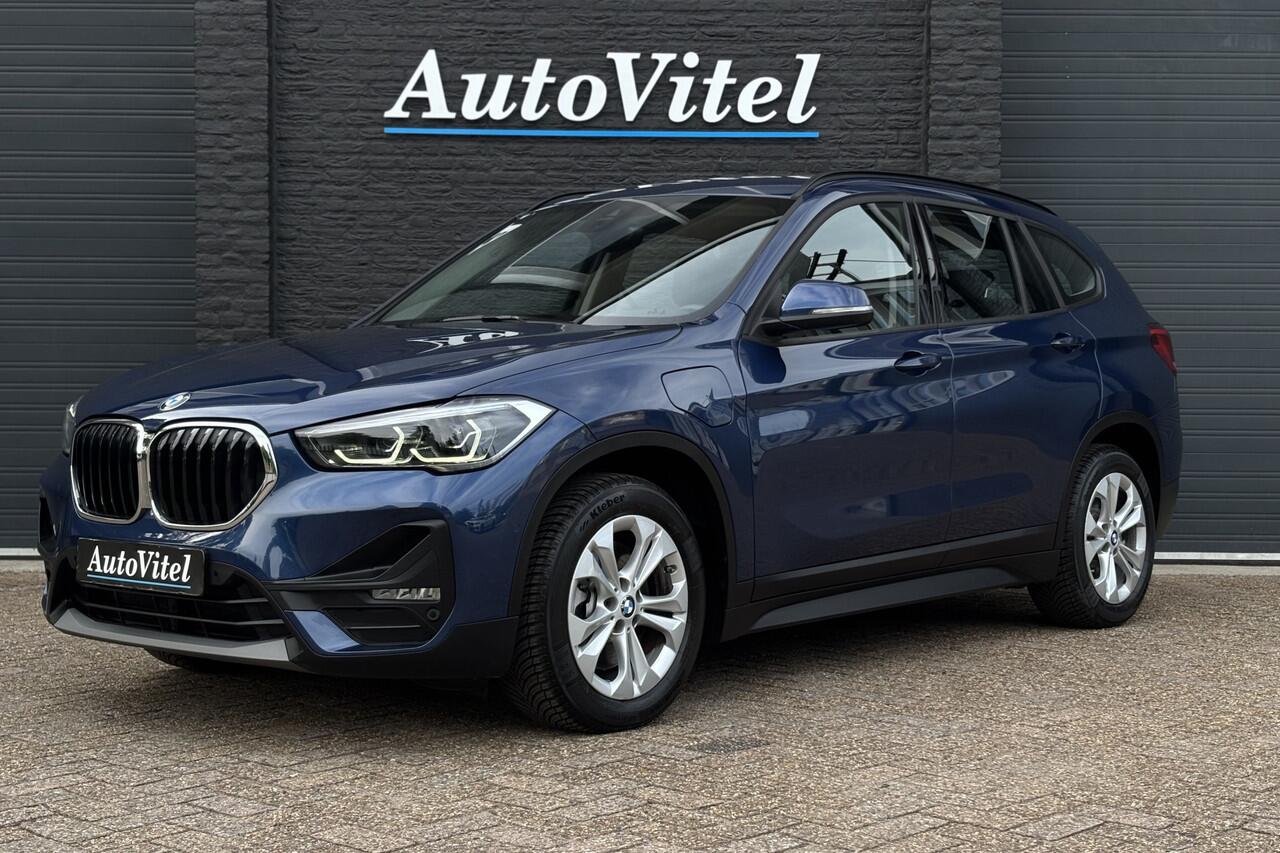 bmw-x1-xdrive25e--pdc-v+a--apple-