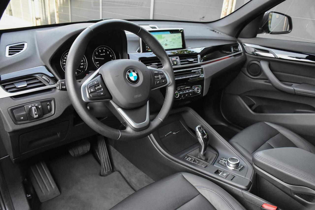 BMW X1 sDrive20i High Executive | Panoramadak | Leer