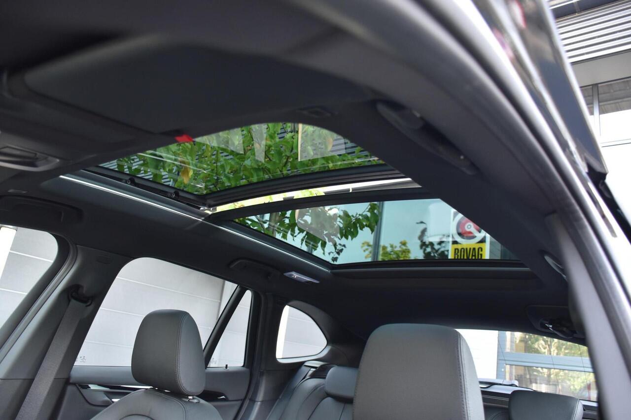BMW X1 sDrive20i High Executive | Panoramadak | Leer