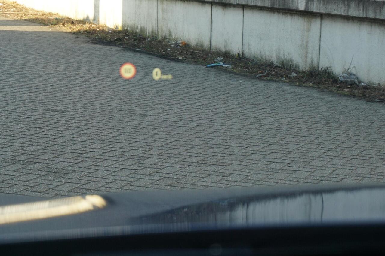 BMW X1 sDrive20i Executive Edition/Head-Up/Sportstoelen/ LED/Trekhaak.